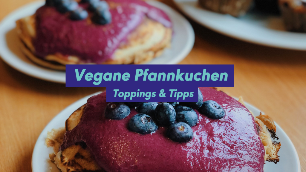 Vegane Pfannkuchen mit Blaubeeren und Blaubeercreme