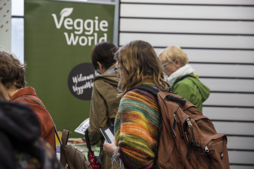 Besucher entdecken VeggieWorld Düsseldorf