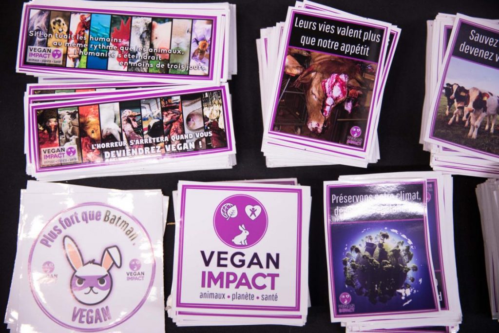 Verschiedene Sticker über Veganismus